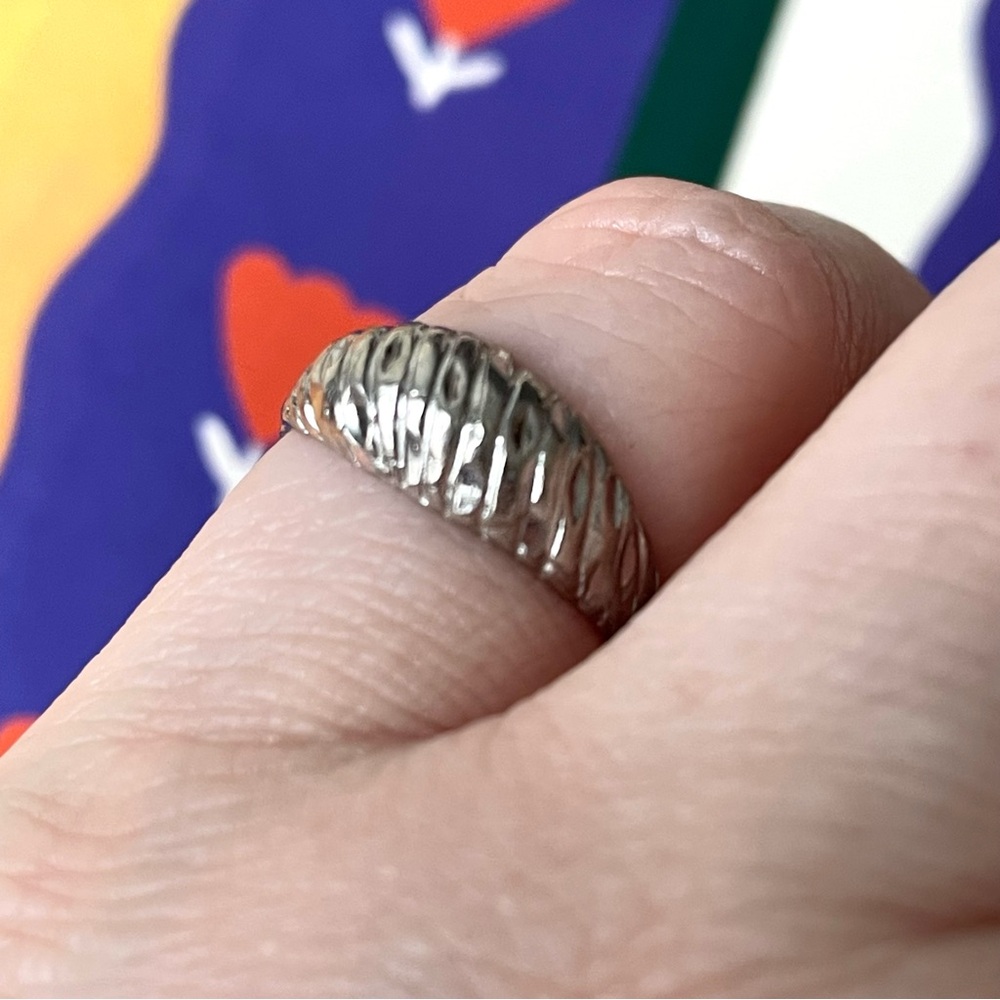 Vintage stamped NTM sterling silver swirled diamond cut domed ring sz 6.75.7